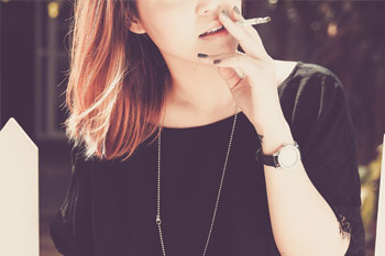 Fumer nuit à votre fertilité